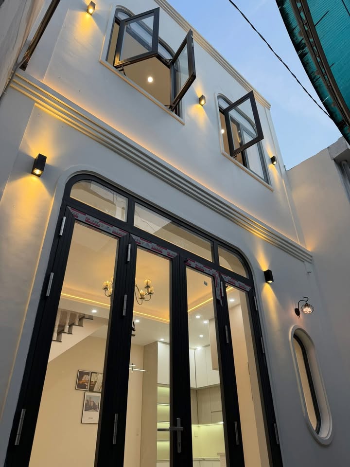 Nhà trệt lầu Hẻm 75 Hùng Vương, Ninh Kiều 40m² giá 2.45 tỷ - Thiết kế hiện đại, hoàn thiện ngay!