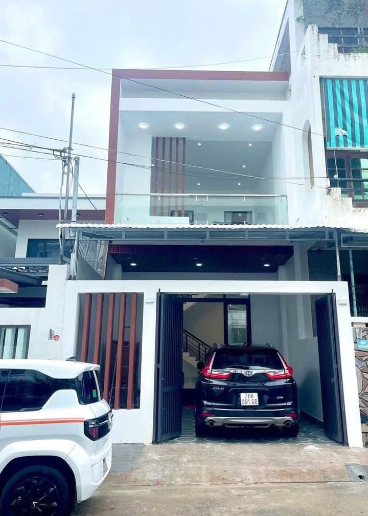 Nhà mặt tiền Trần Thái Tông, Quảng Ngãi 100m² giá 4.25 tỷ - Chính chủ bán gấp!