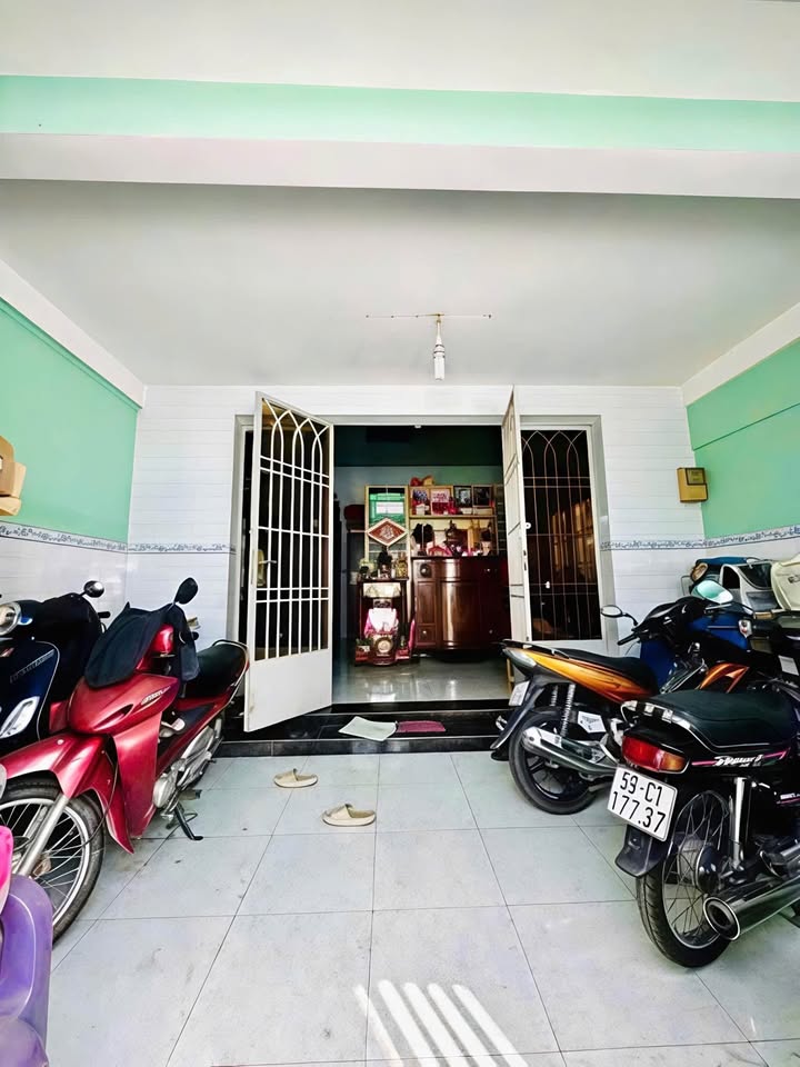 Đất nền Quận 7 114m² giá 5.9 tỷ - Sổ hồng chính chủ, xây mới ngay!