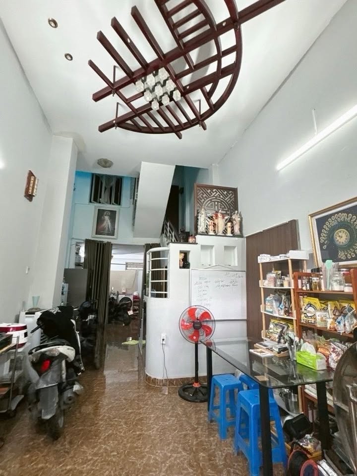 Nhà riêng quận 10, hẻm 6m, 50m² giá 8 tỷ - Tiện nghi đầy đủ gần trung tâm!