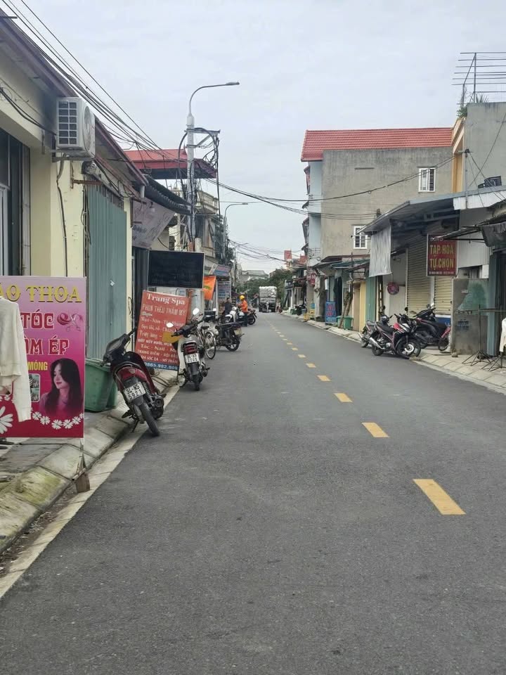 Đất tặng nhà 2 tầng tại Cẩm Giàng, Hải Dương 95m² chỉ 3 tỷ - Vị trí đắc địa!