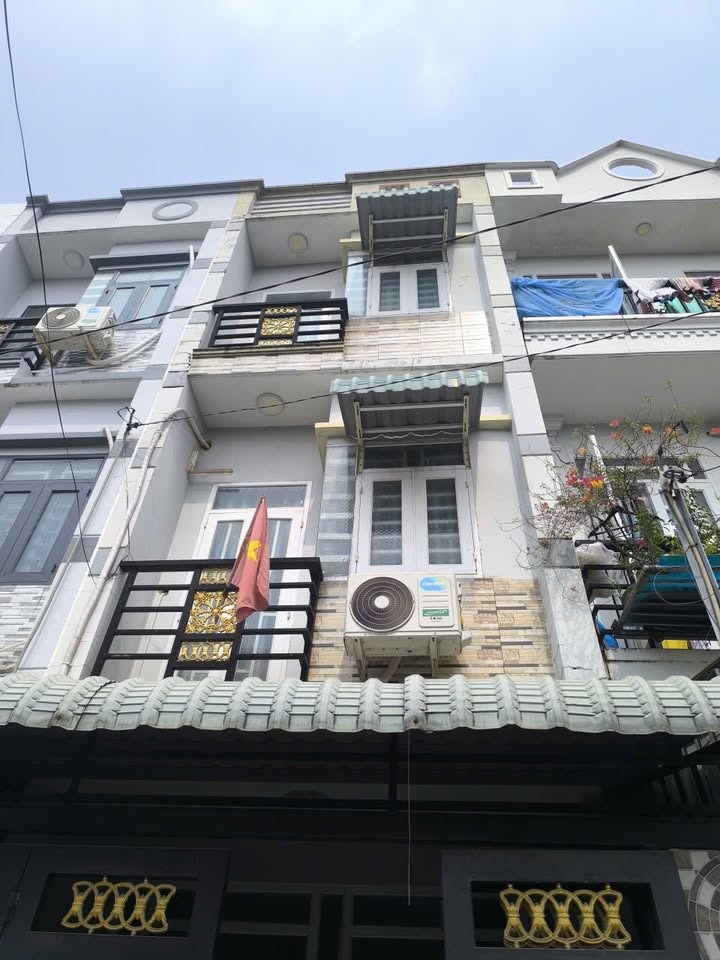 Nhà bán Quận 12, 24m² giá 1.68 tỷ - Chính chủ, sổ hồng rõ ràng!
