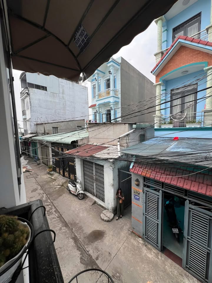 Nhà riêng Quận 12 29m² giá 2.7 tỷ - Sổ hồng riêng, kinh doanh tốt!