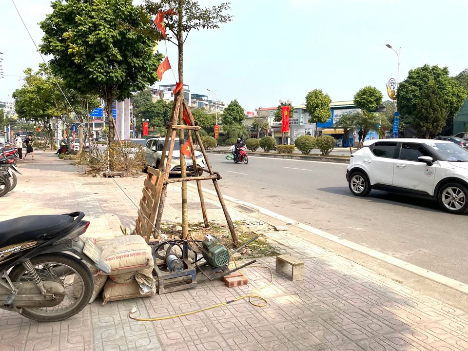 FrontHouse Hồng Tiến, Long Biên 100m² - Kinh doanh đỉnh cao, giá thỏa thuận!