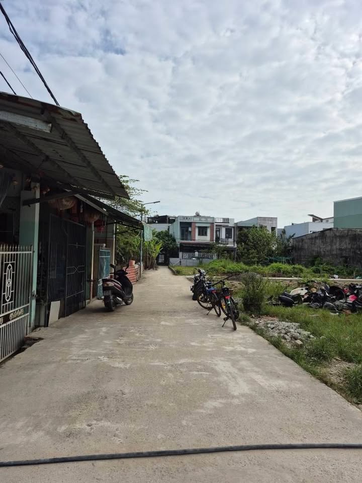 Bán lô đất 584 Tôn Đản, 83m², giá 3.6 tỷ - Vị trí 2 mặt kiệt ô tô 4m