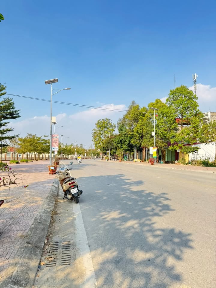 Đất nền Thị trấn Quán Lào 125m² giá 2 tỷ - Kinh doanh sầm uất!