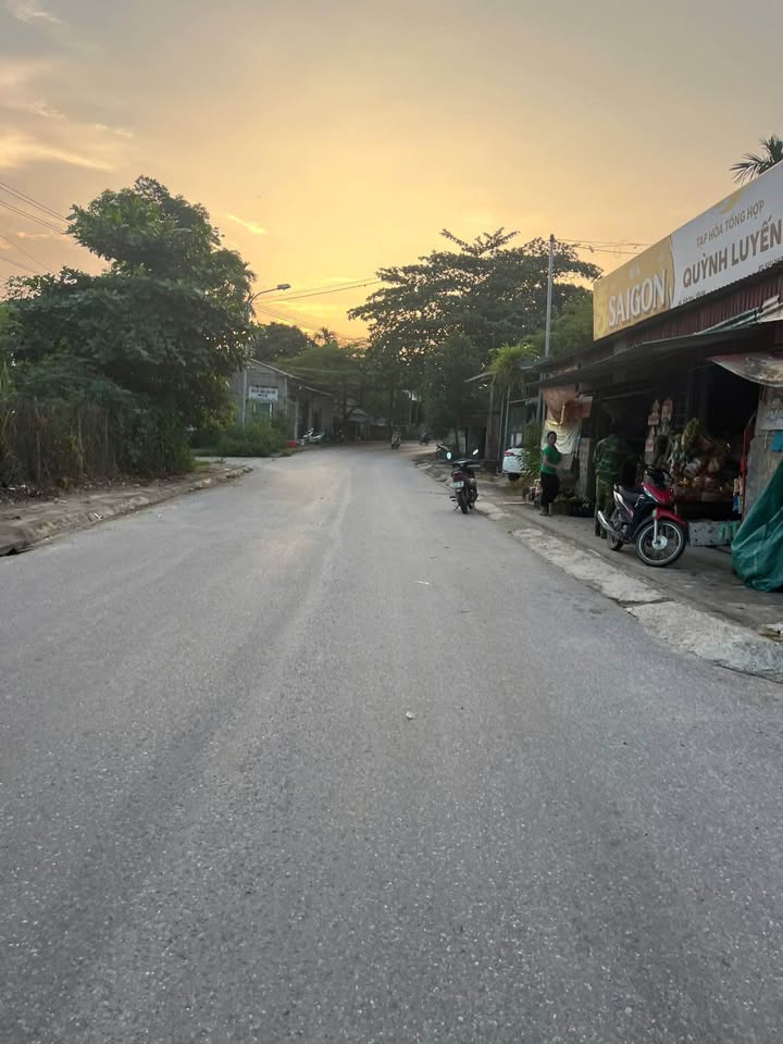 Đất nền 1000m² tại Văn Phú, Yên Bái - Gần trường học và Ủy ban xã!