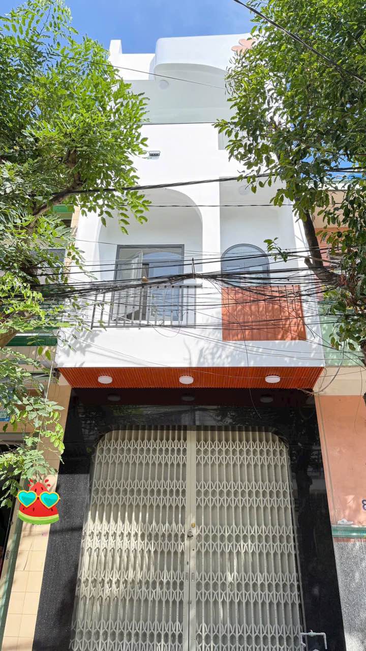 Nhà 3 tầng Bờ Hồ Đống Đa, Quy Nhơn 80m² giá 6.9 tỷ - Thiết kế hiện đại, thương lượng ngay!