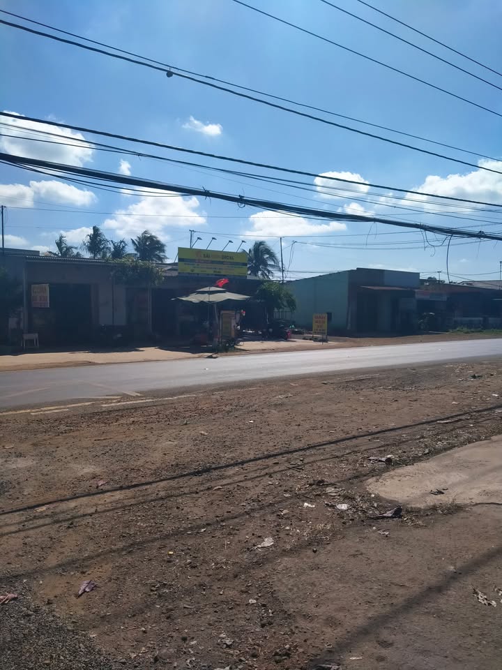 Đất nền mặt tiền đường 2 ô tô VIP tại xã Ea Đar, 180m² chỉ 73 triệu/m² - Cơ hội đầu tư tuyệt vời!