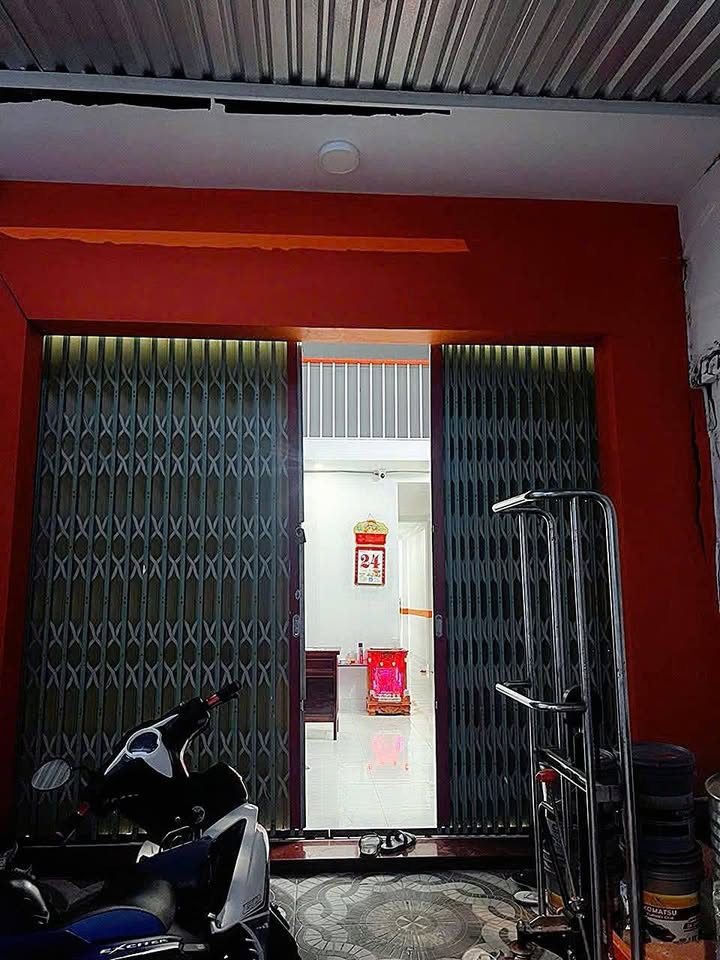 Bán đất và nhà gác lững đường Đỗ Thừa Tự, Cà Mau - Hướng Đông, 202.5m² giá 3.1 tỷ TL!