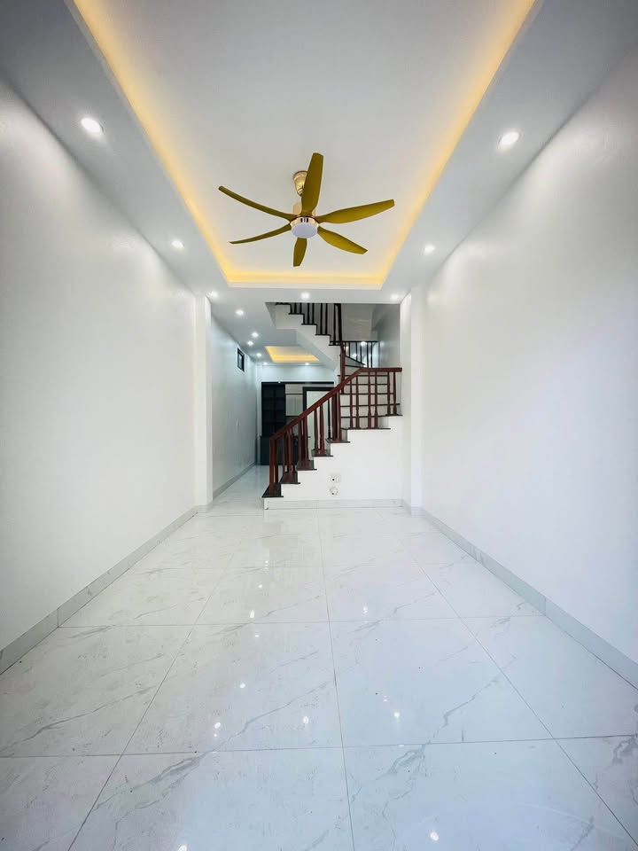 Nhà 3 tầng mới xây tại phường Trần Lãm, Thái Bình 38m² giá 1 tỷ - Sổ đỏ chính chủ