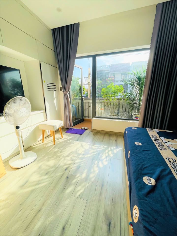 Nhà 4 tầng đường Phạm Tuấn Tài, quận Ngũ Hành Sơn 100m² giá 15 tỷ - Đầu tư sinh lời cao!