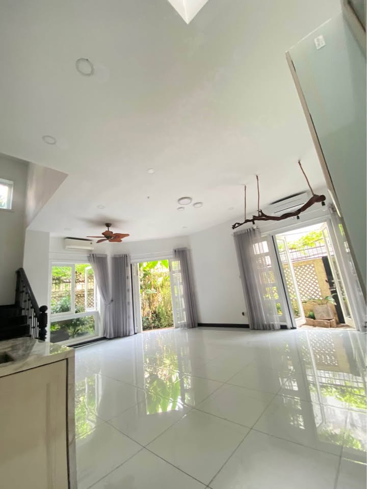 Villa Thảo Điền 143m² giá 25.5 tỷ - Đẳng cấp sống sang trọng, góc 2 mặt tiền!