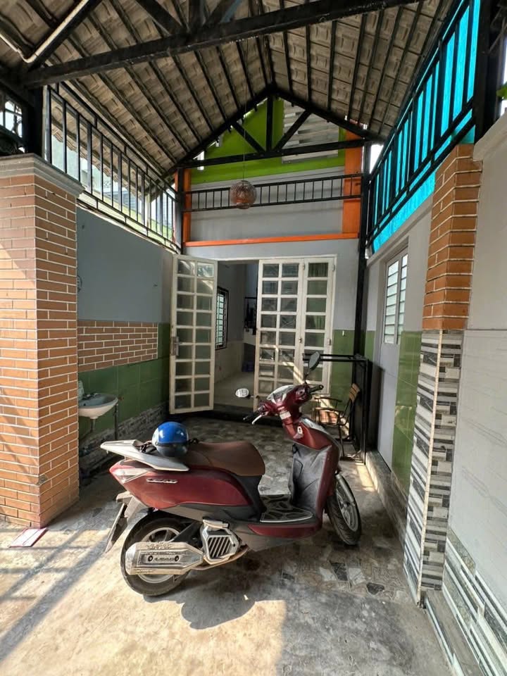 Nhà cho thuê 1 trệt 2 lầu tại Đường 297, Phước Long A, 7.5 triệu - Sẵn sàng giao nhà ngay!