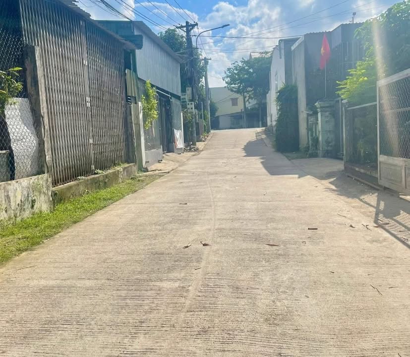 Bán lô đất Đường Dẫn Thạch Bích 100m² giá 1.25 tỷ - Đường rộng, vị trí đẹp!