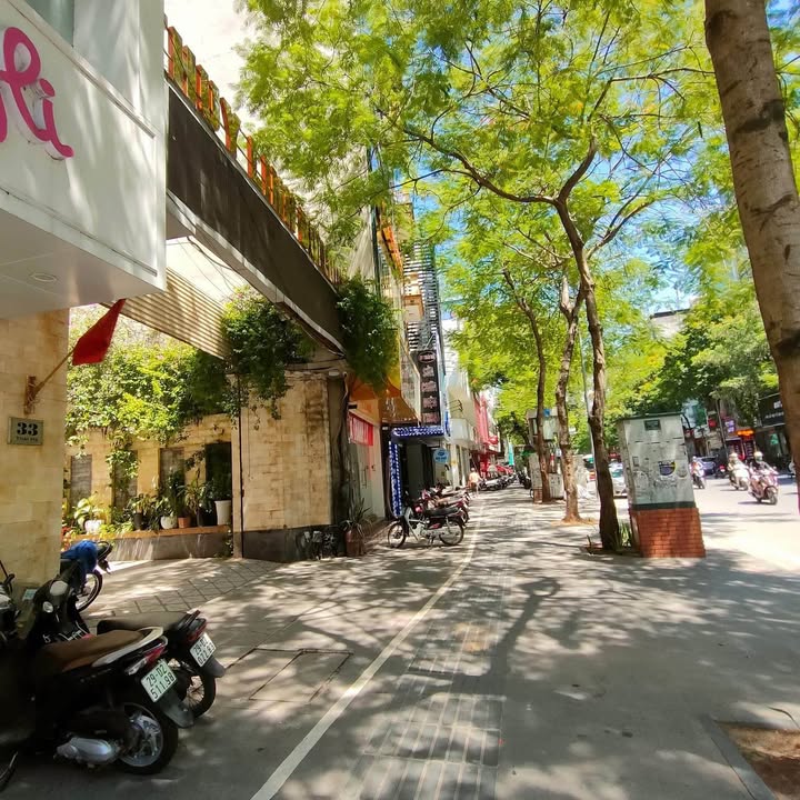 FrontHouse phố Thái Hà 462m² giá 400 tỷ - Đầu tư sinh lời bền vững!