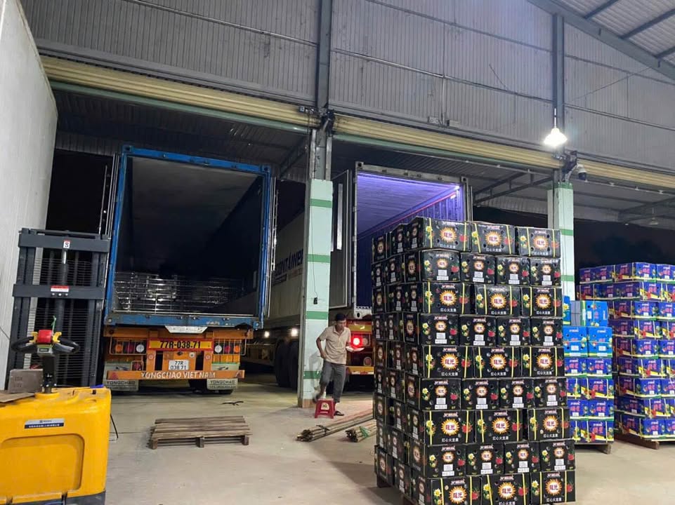 Kho cho thuê tại Vựa Thanh Long, Xã Tân Thành, 1500m² - Sẵn sàng hoạt động!