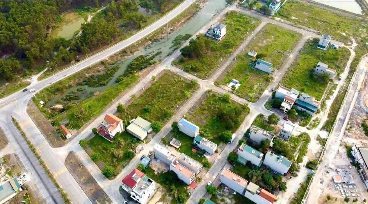 Townhouse Bảo Long Hạ Long 80m² giá 1.9 tỷ - Sổ hồng chính chủ, xây dựng hết đất!