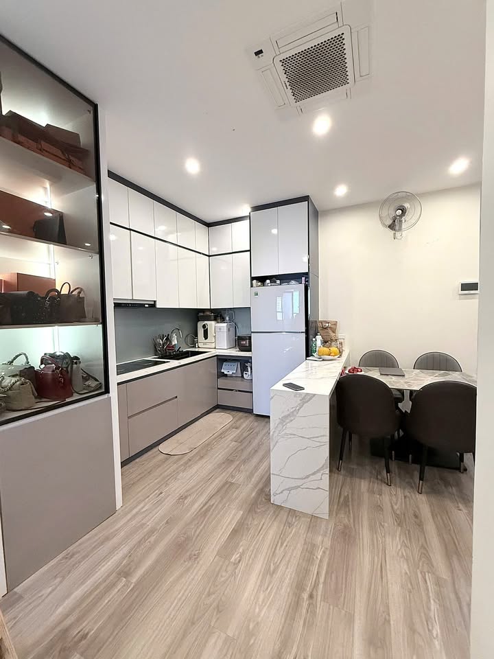 Căn hộ cho thuê 25 Lê Văn Lương 64m² giá 18.5 triệu - Chính chủ, đầy đủ tiện nghi!