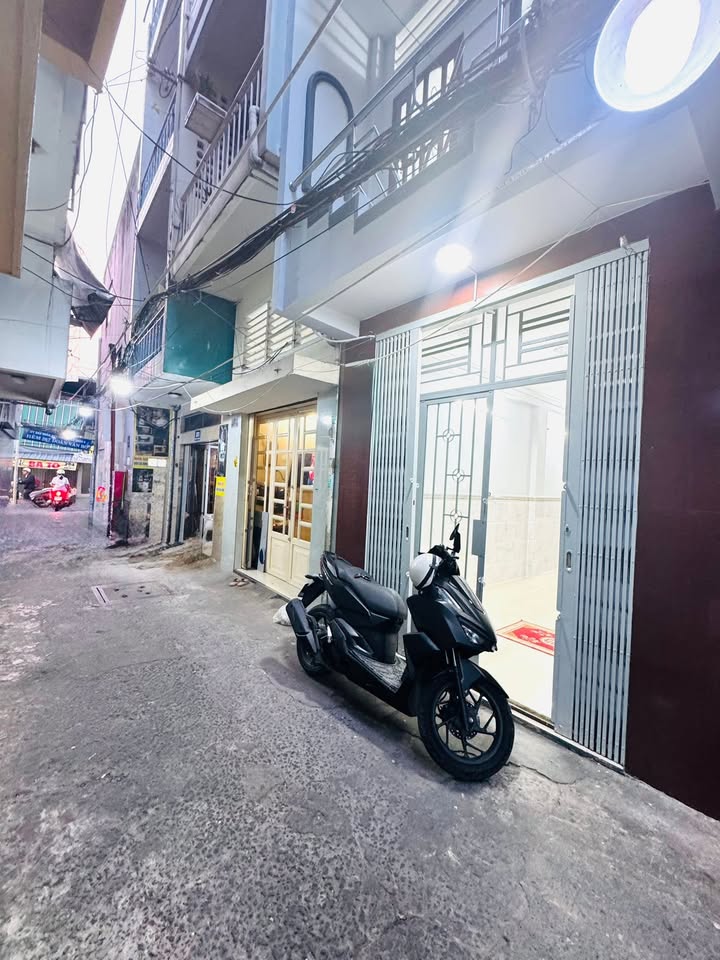 Nhà phố Đoàn Văn Bơ, Quận 4, 22m² giá 4.45 tỷ - Vị trí trung tâm, pháp lý rõ ràng!