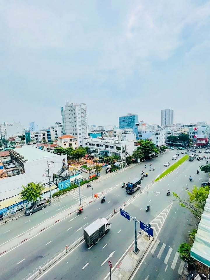 Nhà phố Hoàng Diệu Quận 4 24m² giá 4 tỷ - Vị trí kinh doanh đắc địa!