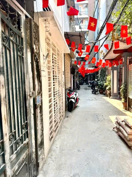 Chính chủ bán toà căn hộ Khúc Thừa Dụ 69m² giá 21.5 tỷ - Đầu tư sinh lời tốt!