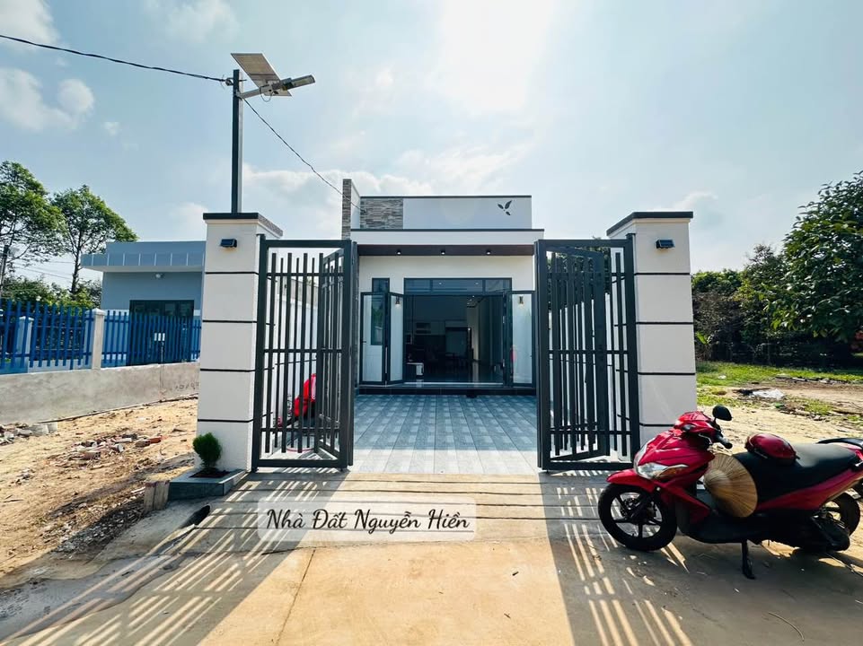 Nhà phố Bình Lộc, 107m² giá 1.55 tỷ - Sổ hồng chính chủ sẵn sàng công chứng!