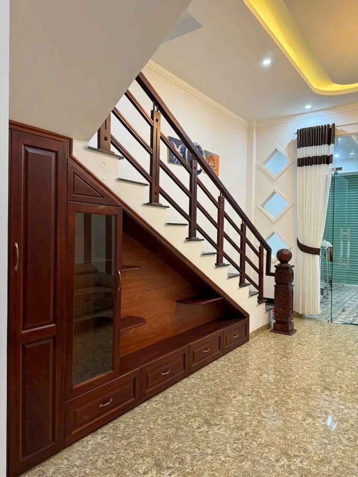 Nhà đẹp hẻm Lương Ngọc Quyến, Pleiku 85m² giá 2.45 tỷ - Thiết kế hiện đại, sẵn sàng ở ngay!