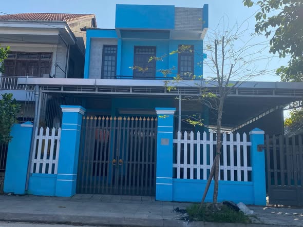 Nhà mặt tiền Quốc Tuấn, Tứ Hạ, 236m² giá 4 tỷ - Kinh doanh ngay tại trung tâm!