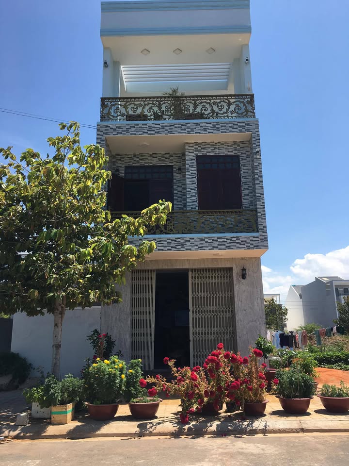 Nhà phố Hùng Vương, Phú Thủy 100m² giá 6.1 tỷ - Sẵn sàng vào ở ngay!