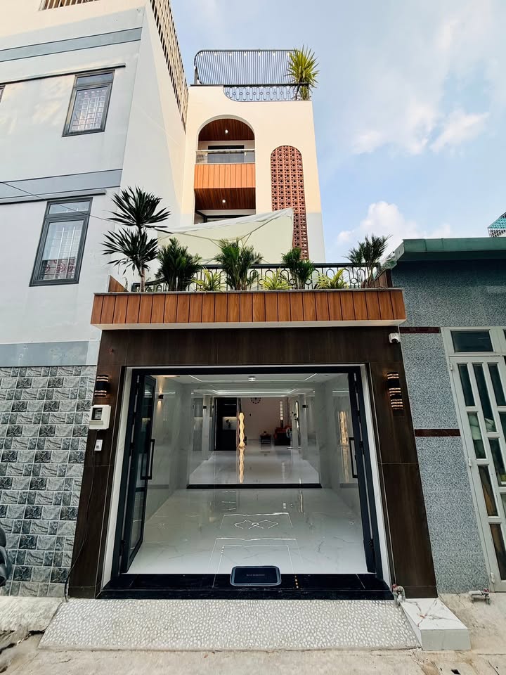 Nhà phố Phan Huy Ích, Gò Vấp 57m² giá 8.9 tỷ - Nội thất cao cấp, an ninh tốt!