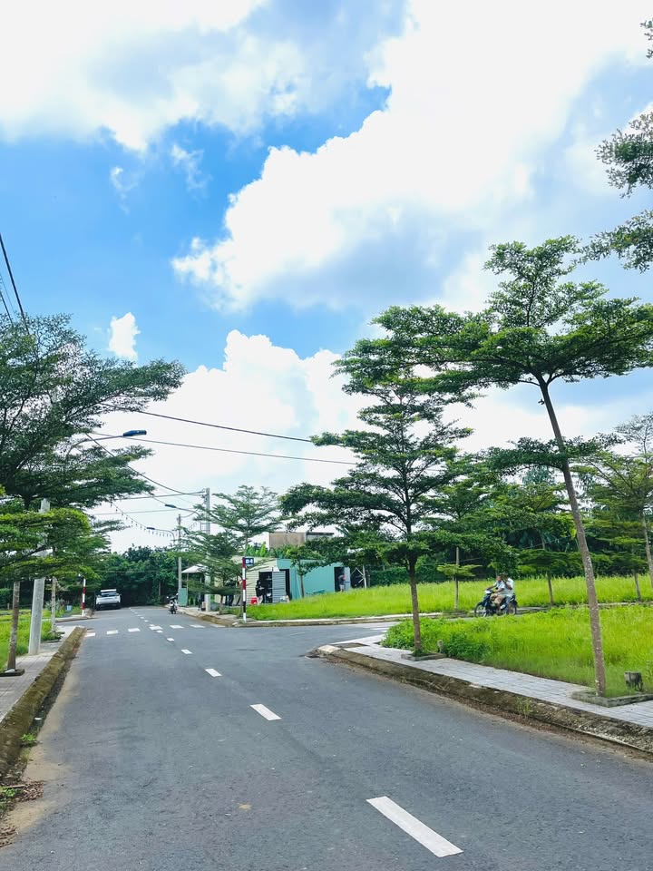 Đất thổ cư Biên Hòa 100m² giá chỉ 1.1 tỷ - Sổ đỏ chính chủ, sang tên ngay!