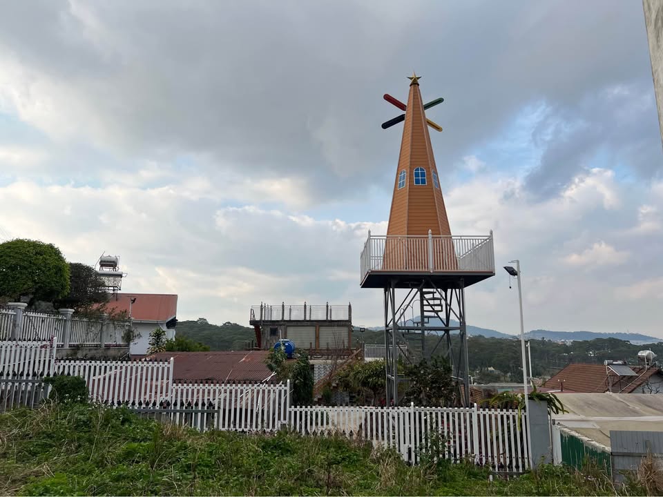 Đất bán Nam Hồ Đà Lạt 200m² giá 7.5 tỷ - View hồ thơ mộng!