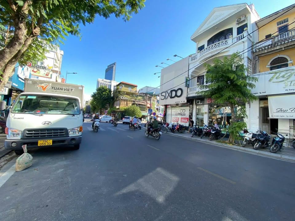 Nhà mặt tiền Bến Nghé, Phường Phú Hội, TP Huế 92m² giá 18.4 tỷ - Đầu tư sinh lời ngay!