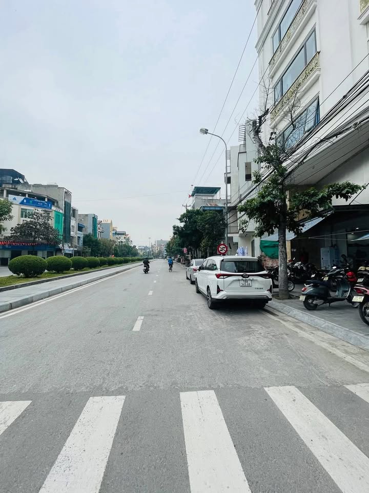 Nhà FrontHouse đường Nguyễn Văn Cừ, TP Nam Định 80m² giá 6 tỷ - Vị trí kinh doanh đắc địa!