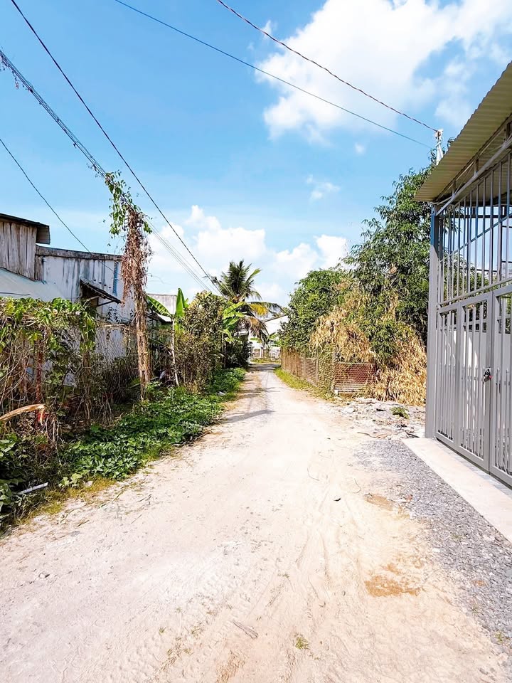 Đất nền khu phố Thanh Thuận, Tây Ninh 137m² giá 379 triệu - Vị trí đẹp, pháp lý rõ ràng!