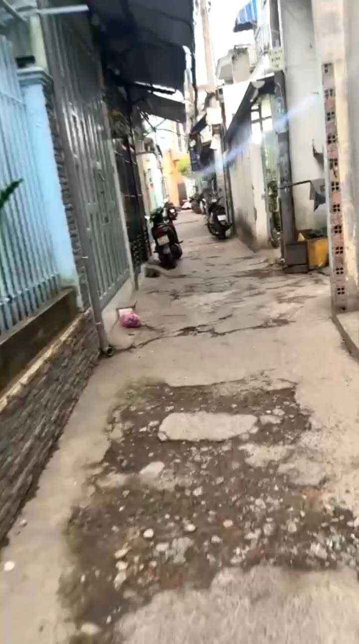 Nhà bán gấp tại Đường Mễ Cốc, Quận 8, 61.6m², Sổ hồng riêng - Sẵn sàng vào ở!