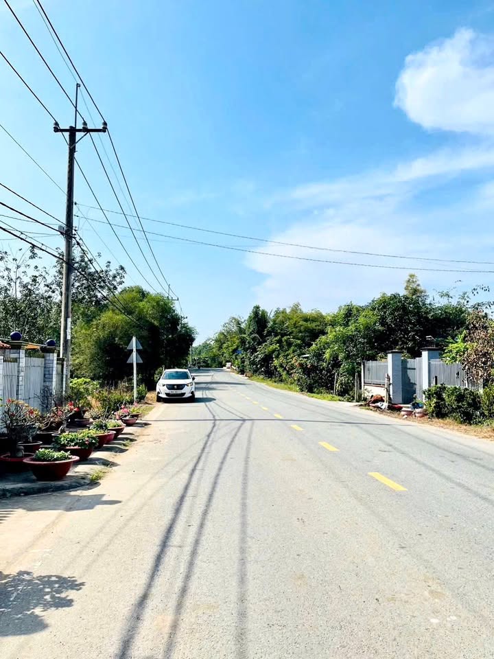 Đất thổ cư 7400m² tại Đường Trung Lập, Củ Chi - Đường lớn, vị trí thuận lợi!