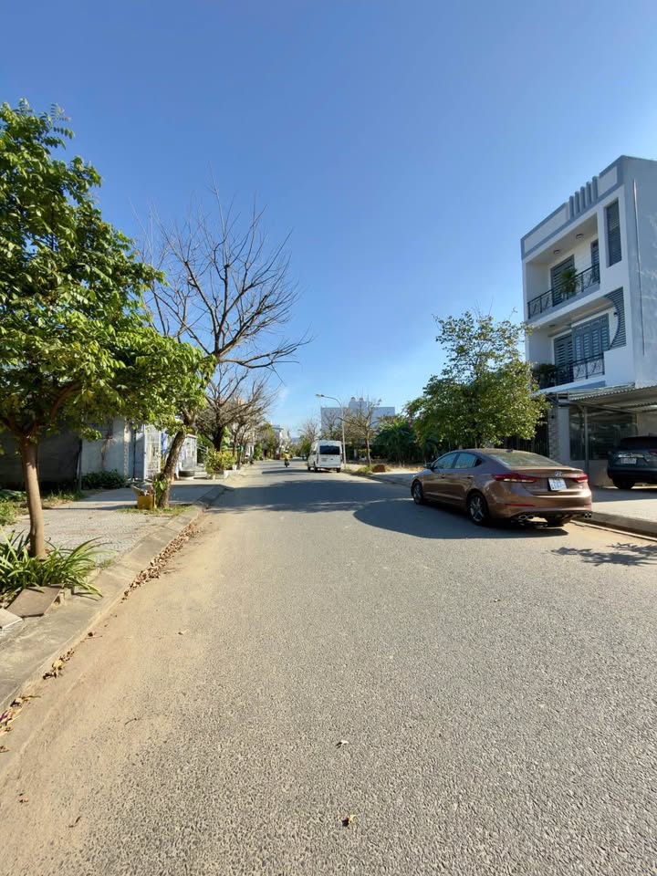 Lô đất Nam Hòa Xuân Đà Nẵng 100m² giá 5.7 tỷ - Tiềm năng đầu tư sinh lời!