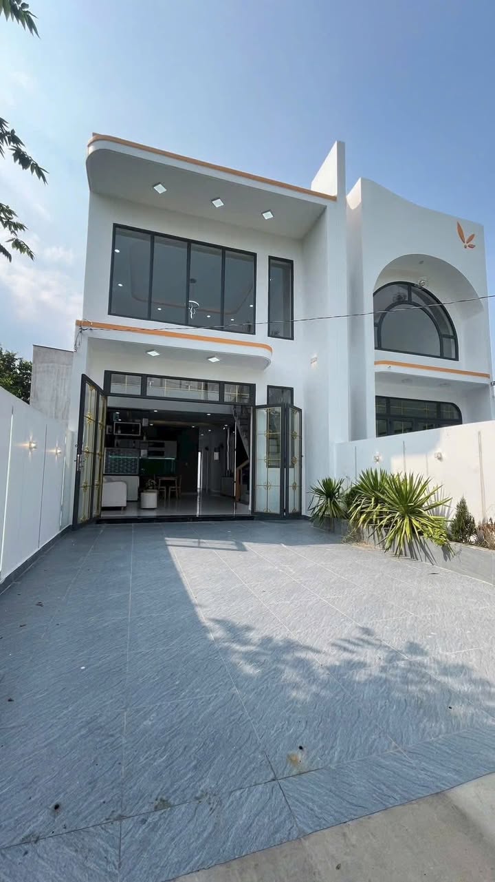 Nhà gác lửng Phước Lợi, Bến Lức 120m² giá 2.25 tỷ - Thiết kế hiện đại, tiện ích đầy đủ!