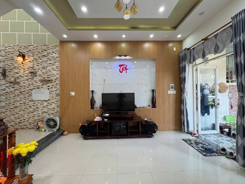 Nhà 2 tầng 18 Võ Quảng, Hòa Xuân, Đà Nẵng 152m² giá 6.7 tỷ - Đối diện Công Viên!