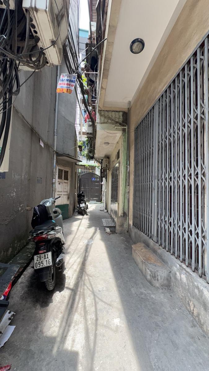 Bán đất Kim Mã 53m² giá 10.5 tỷ - Lô góc, tiện xây nhà ở hoặc CCMN!