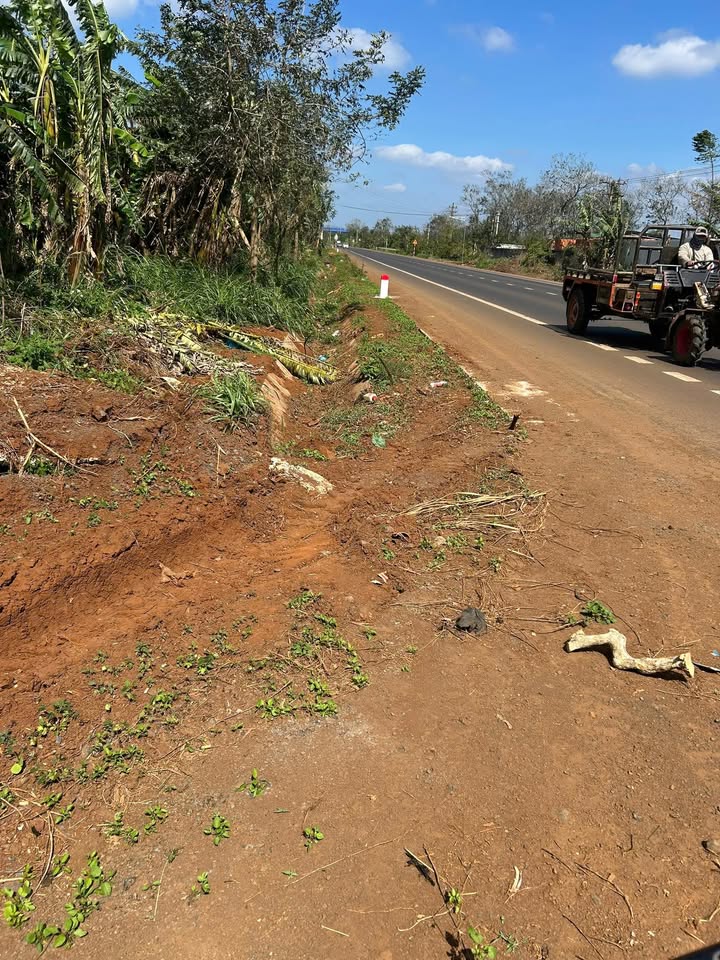 Đất 7 xào mặt tiền đường Tránh Đông, huyện Đông Hòa - Giá chỉ 10.5 tỷ!