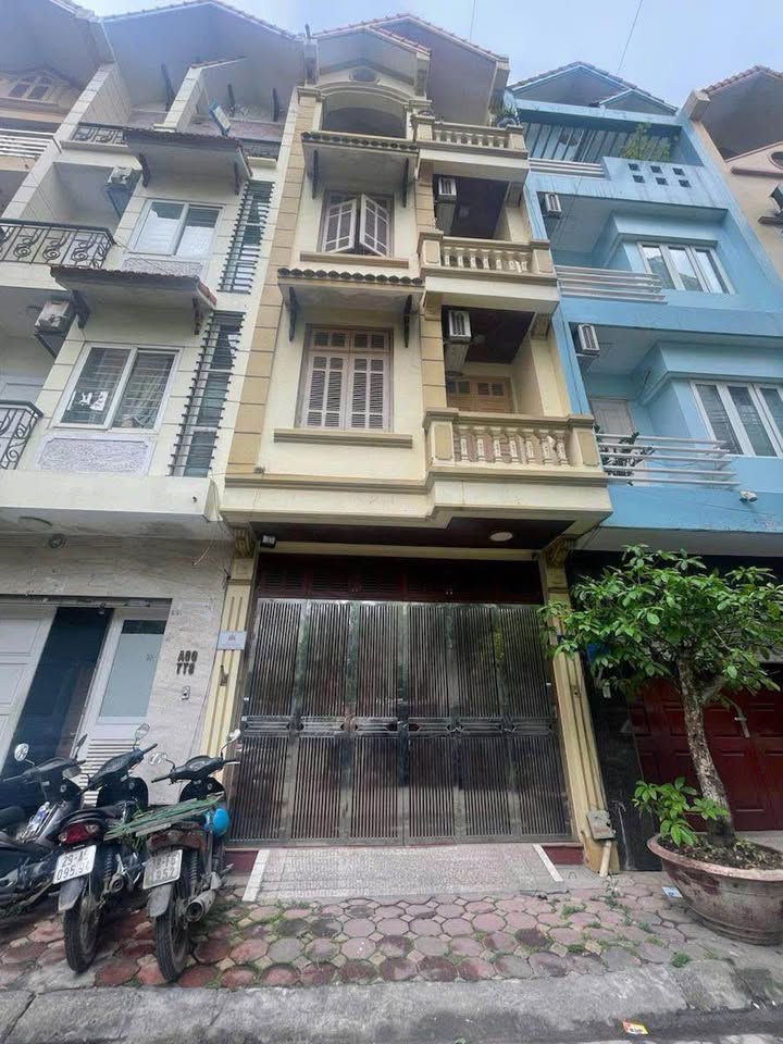 Nhà phố KĐT Văn Quán 68m² giá 21 tỷ - 2 mặt thoáng, ô tô tránh!