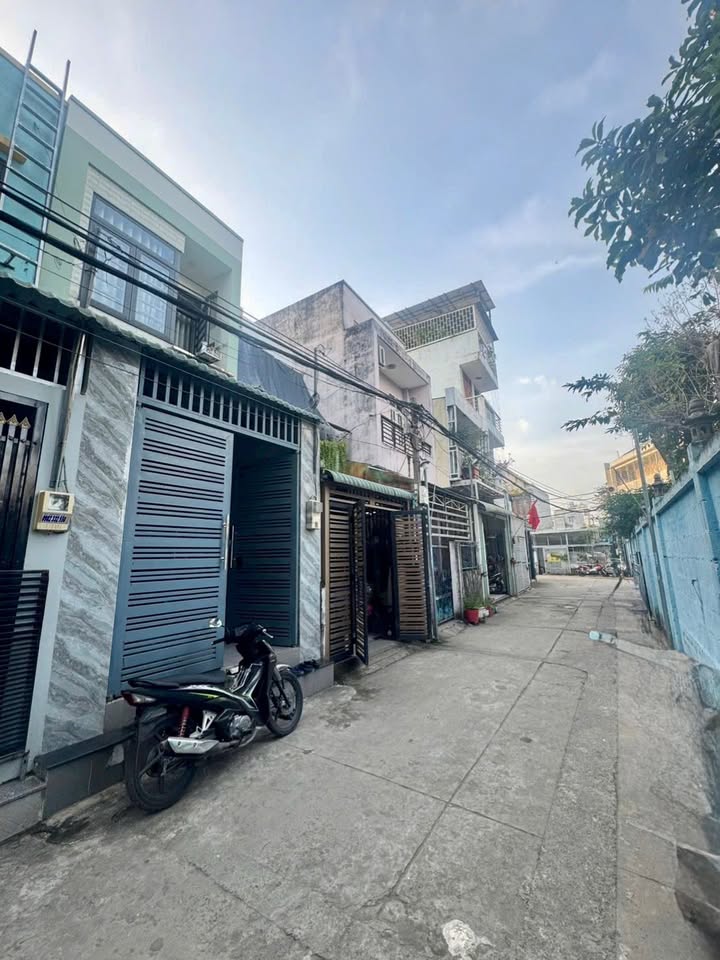 Nhà liền kề hẻm ô tô Lê Văn Thịnh, 40m² giá 5 tỷ - Đầu tư sinh lời ngay!