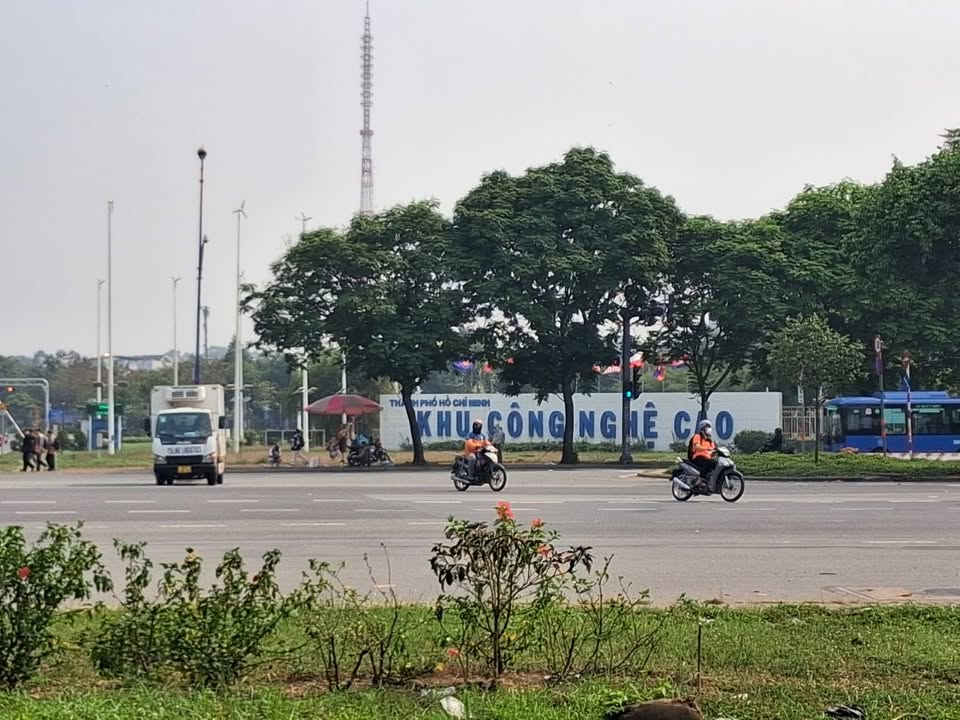 Nhà 4 tầng HXH đường Xa Lộ Hà Nội, Linh Trung, Thủ Đức - Giá chỉ 4.9 tỷ!