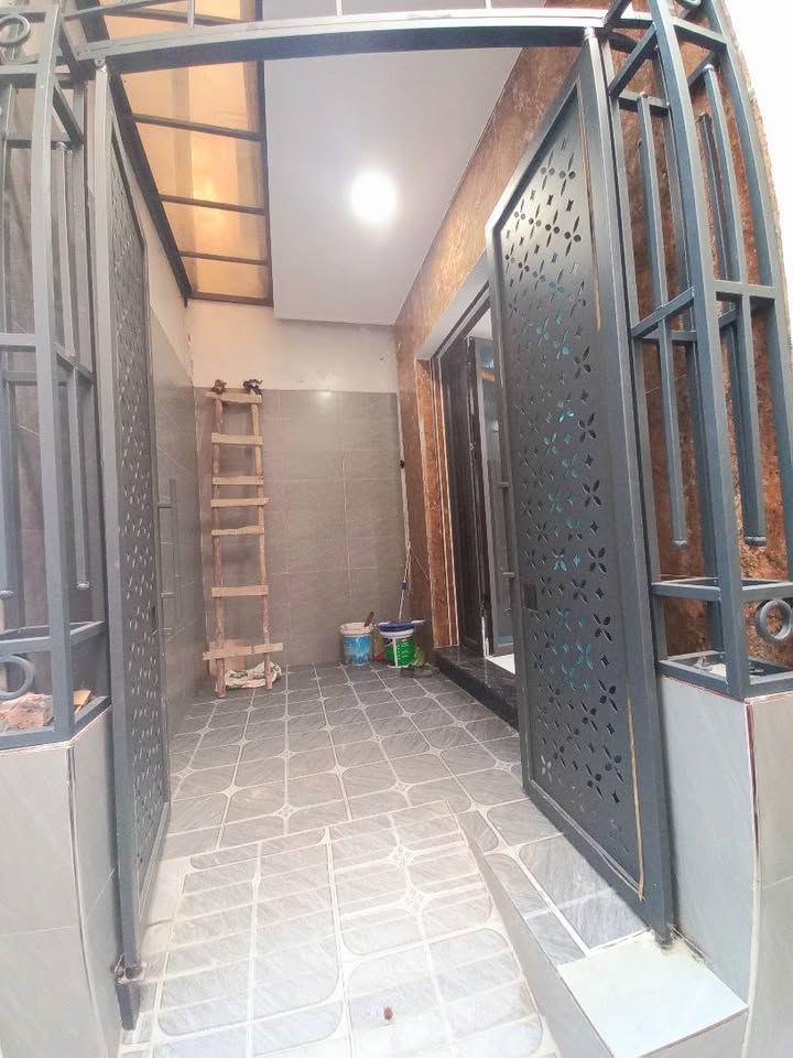 Nhà riêng 3 tầng Đường Nguyễn Tường Loan 43m² giá 3.75 tỷ - Thiết kế hiện đại, đầy đủ tiện nghi!