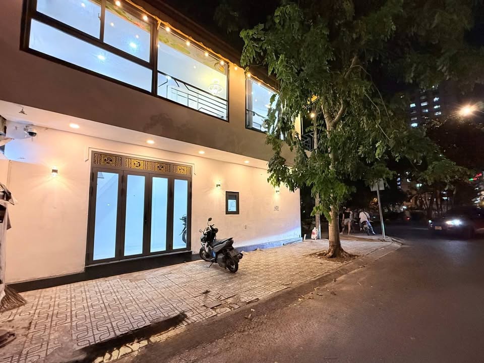 Nhà mặt tiền Tân Định Quận 1 40m² giá 5.6 tỷ - Kinh doanh đa ngành ngay vị trí vàng!