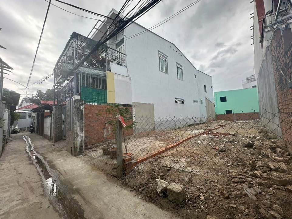 Bán đất hẻm 96 Lương Đình Của Nha Trang 69.5m² giá 2.49 tỷ - Vị trí đắc địa, thương lượng ngay!