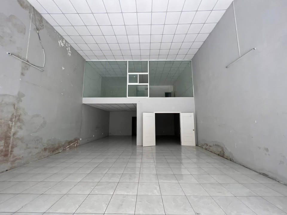 Cho thuê nhà mặt tiền kinh doanh Phạm Vấn Tân Phú 150m² - Kinh doanh thuận lợi!